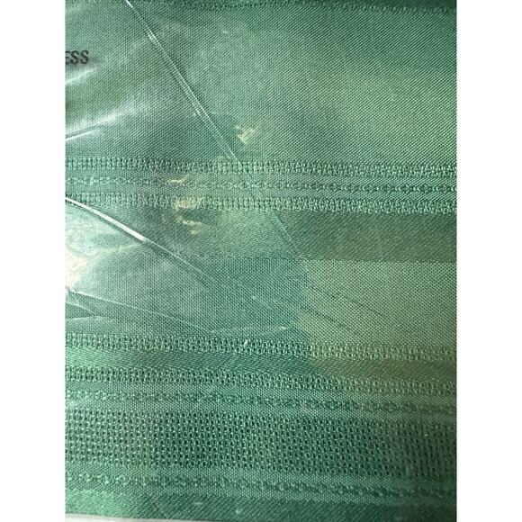 Vintage Jubilee 52”x70” Green Oblong Tablecloth Permanent Press Christmas - Picture 2 of 4